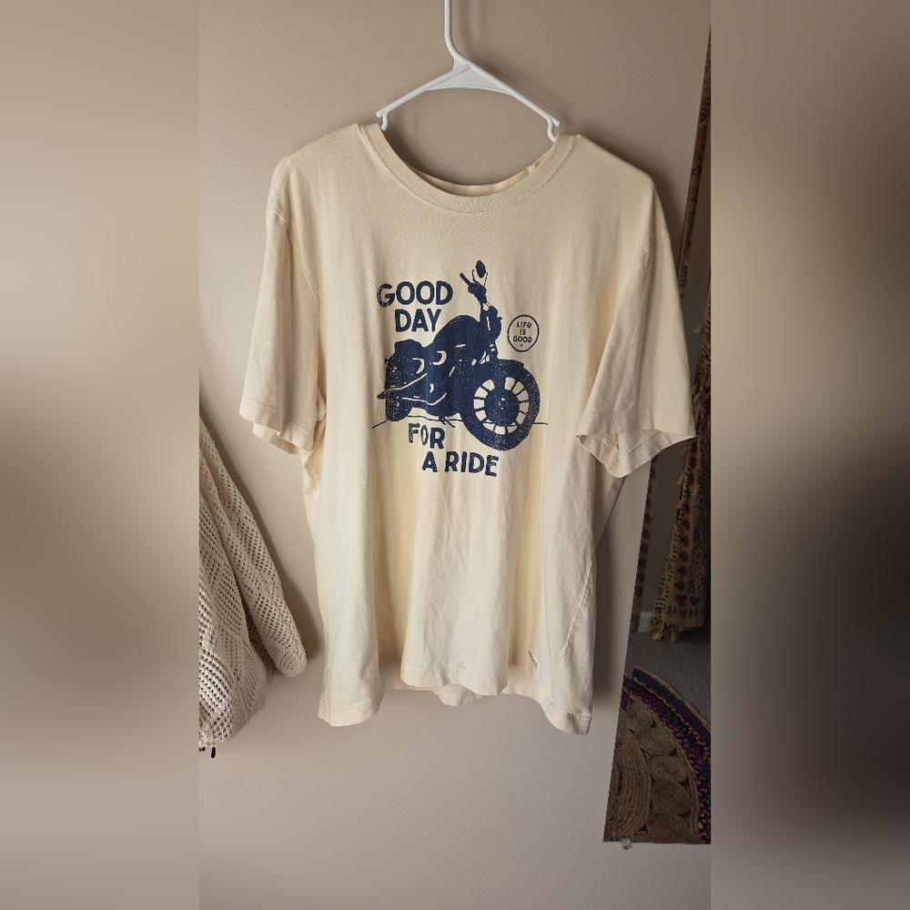 Life Is Good Cream graphic T-Shirt Size L